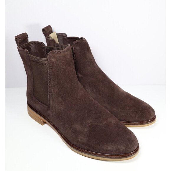 Clarks Womens Suede Arlo Suede Chelsea Boots Size 9 Minimalist Brown Ankle - Picture 1 of 9